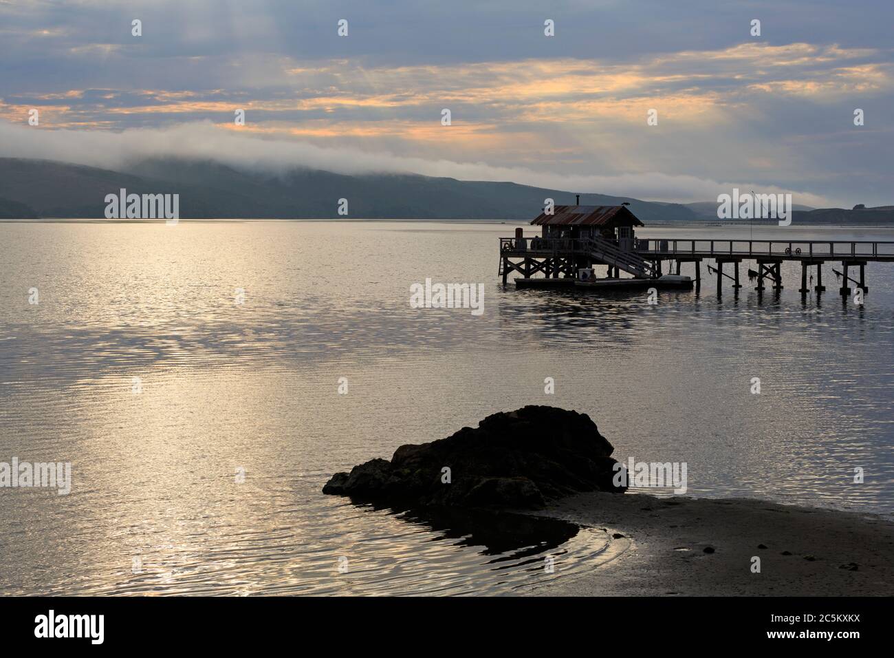 Molo di Nick's Cove a Tomales Bay, California, Stati Uniti Foto Stock