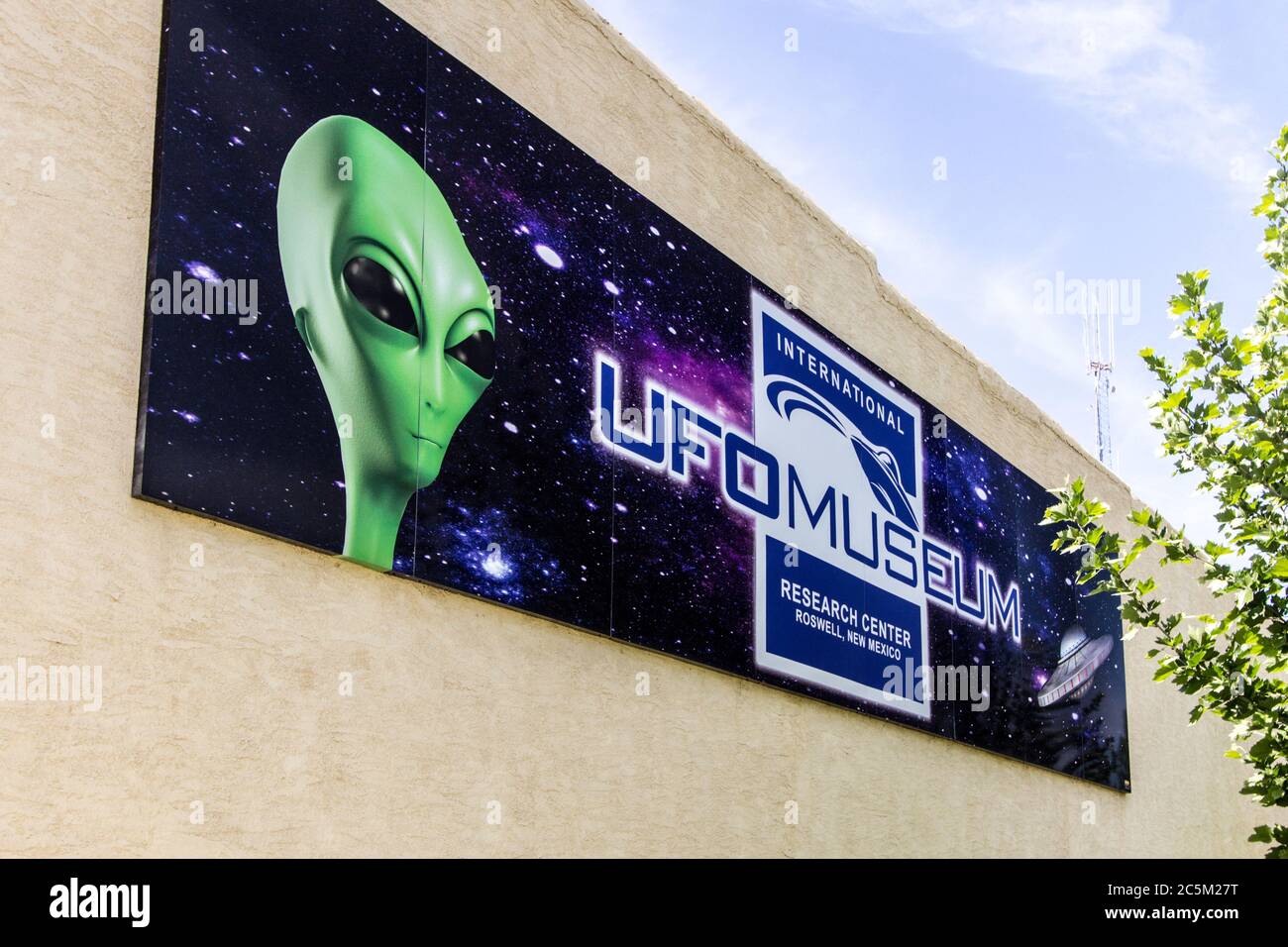Roswell, New Mexico, Stati Uniti d'America - 28 Aprile 2019: esterno dell'International UFO Museum e il Centro di ricerche di Roswell. Foto Stock