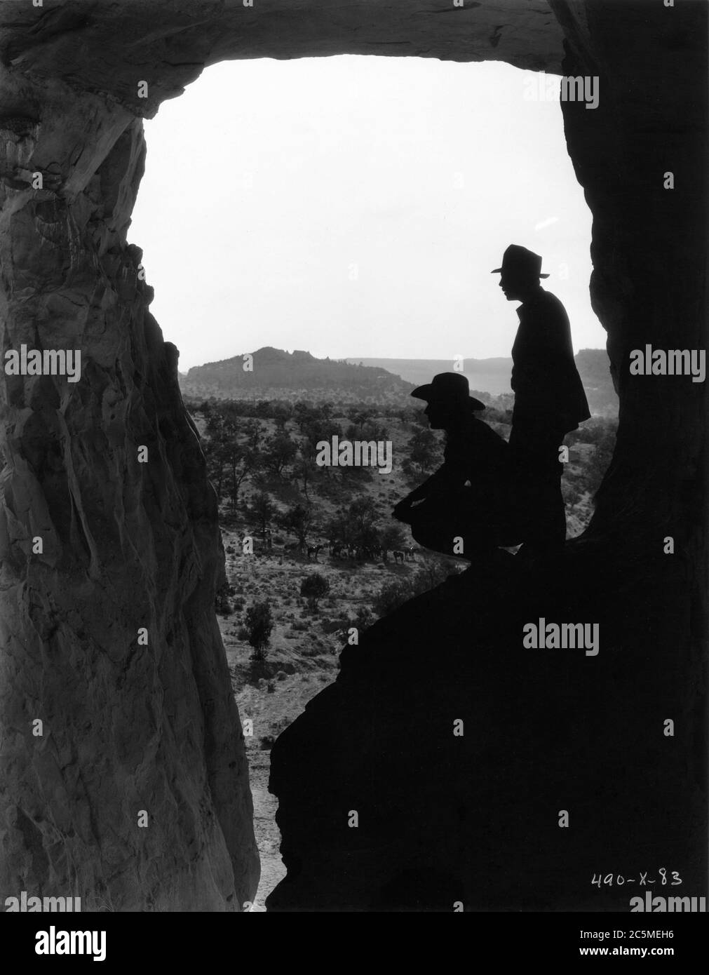 JOHNNY MACK BROWN e IL RE regista VIDOR sulla posa set location durante le riprese di BILLY IL BAMBINO 1930 libro Walter Noble Burns dialogo Laurence Stallings consulente tecnico William S. Hart Metro Goldwyn Mayer Foto Stock