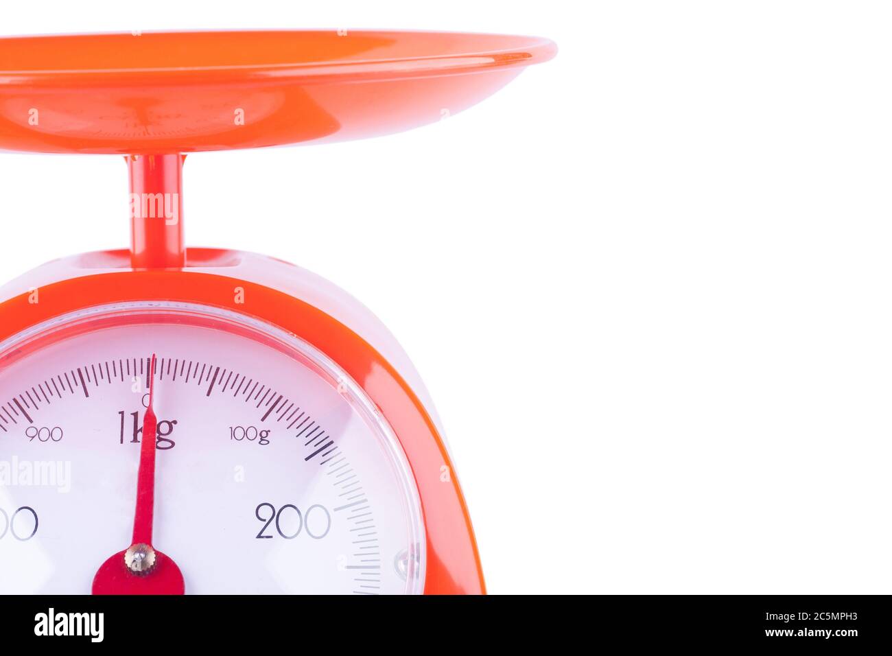 quadrante bilancia cucina su sfondo bianco attrezzatura cucina oggetto isolato Foto Stock