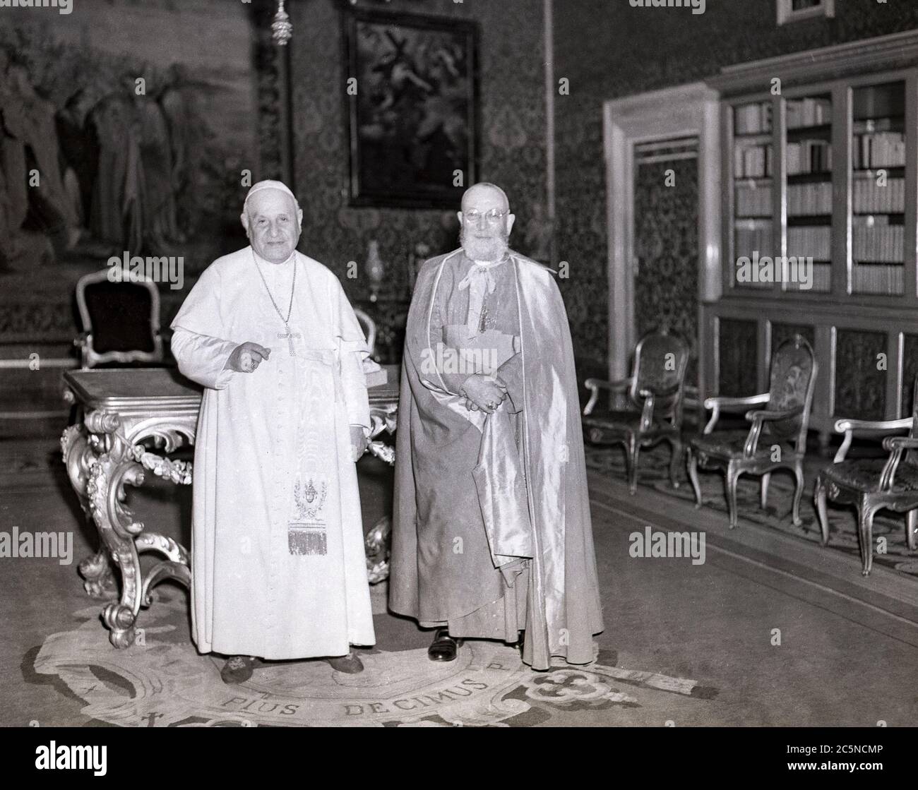 Città del Vaticano sua Eccellenza Gori Patriarca di Gerusalemme e San Giovanni XXIII - 26 giugno 1961 Foto Stock