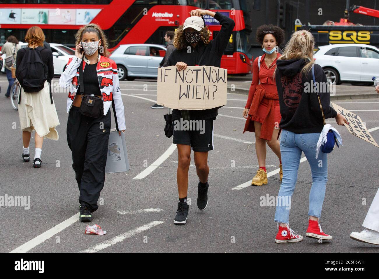 La protesta contro la Black Lives a Londra in solidarietà per l'uccisione illegale di George Floyd da parte della polizia a Minneapolis. Caratterizzato: Atmosfera dove: Londra, Regno Unito quando: 03 Giu 2020 credito: Mario Mitsis/WENN.com Foto Stock