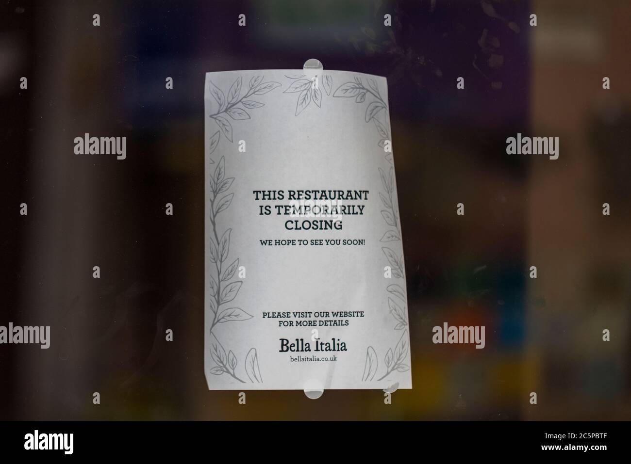 Chiuso Bella Italia a Southend sul Mare, Essex, UK, durante il periodo di chiusura COVID-19. Business ristorante di cucina italiana. Amministrazione di gruppo per pasti informali Foto Stock