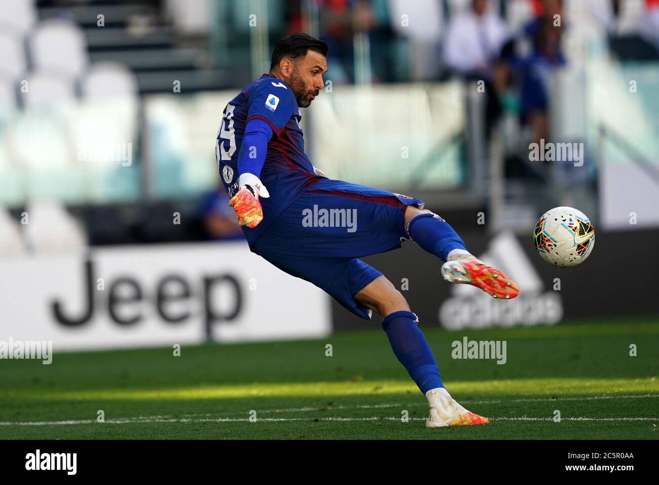 Torino (Italia) 4 luglio 2020 . Salvatore Sirigo della Torino FC in azione durante la Serie A una partita tra Juventus FC e Torino FC. Juventus FC vince il 4-1 rispetto al Torino FC. Credit: Marco Canoniero/Alamy Live News Foto Stock