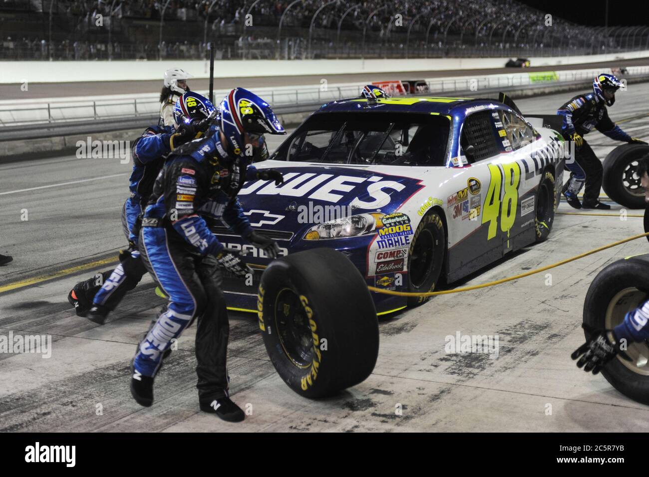 Homestead, Stati Uniti d'America. 20 Nov 2011. HOMESTEAD, FL - NOVEMBRE 20: Jimmy Johnson è avvistato alla NASCAR Sprint Cup Series Ford 400 e al campionato 2011 Series all'Homestead-Miami Speedway il 20 Novembre 2011 a Homestead, Florida. Persone: Jimmy Johnson Credit: Storms Media Group/Alamy Live News Foto Stock