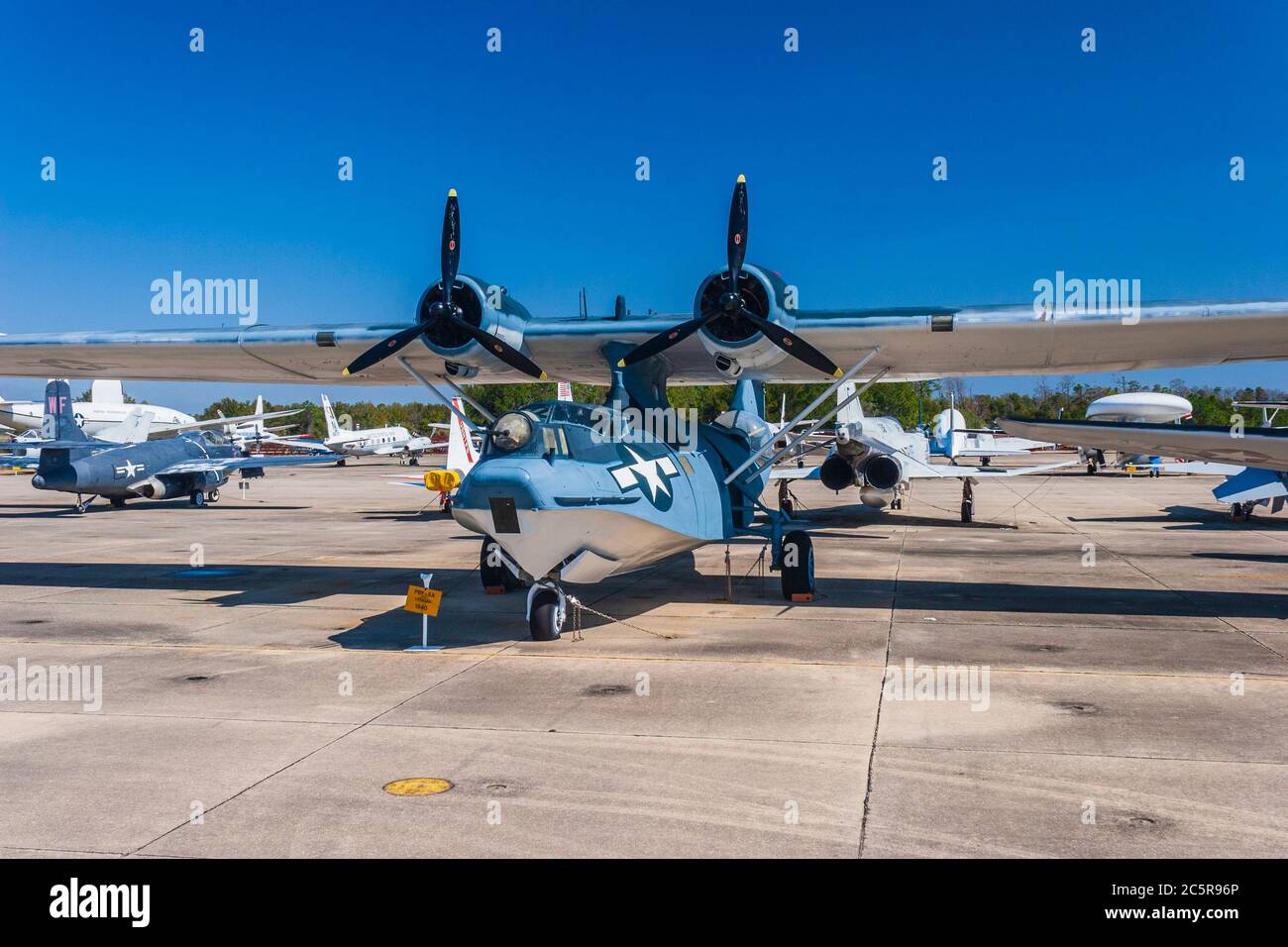 PBY-5A Catalina consolidata al Museo Navale dell'aria di Pensacola, Florida - casa dei Blue Angels. Foto Stock