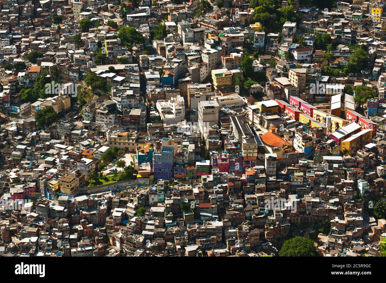 Favela da Rocinha, la più grande Slum (Shanty Town) in America Latina.  Situato a Rio de Janeiro, Brasile, ha più di 70,000 abitanti Foto stock -  Alamy