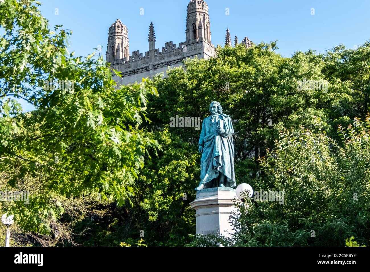 Monumento Carl von Linné a metà strada Plaisance presso il campus dell'Università di Chicago - padre della tassonomia moderna. Foto Stock