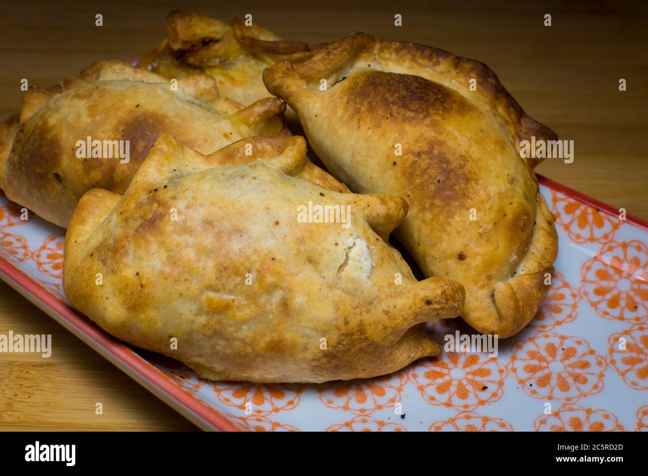 Empanadas criollas Argentinas recién horneadas Foto Stock