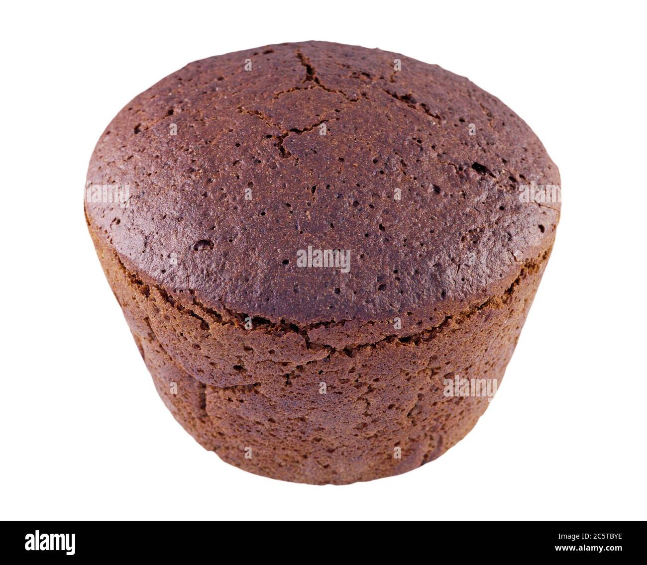 Pane scuro a forma cilindrica isolato su fondo bianco. Vista dall'alto Foto Stock