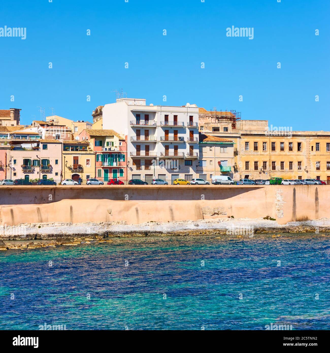 Lungomare di Ortigia - la città vecchia di Siracusa, Isola di Sicilia, Italia Foto Stock