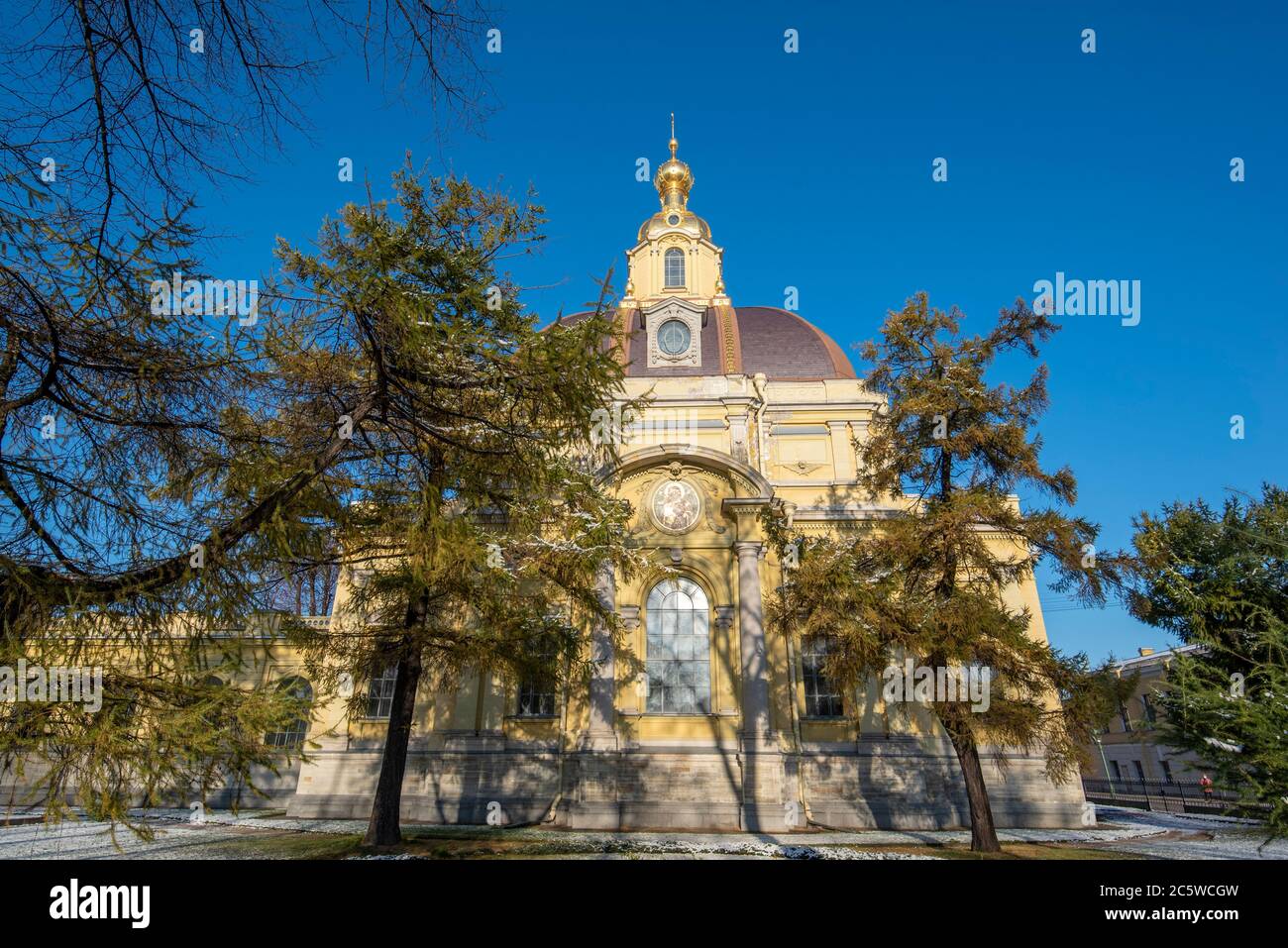 Cattedrale ortodossa di Pietro e Paolo nella Fortezza di Pietro e Paolo a San Pietroburgo, Russia. La tomba degli imperatori russi della dinastia Romanov. Foto Stock