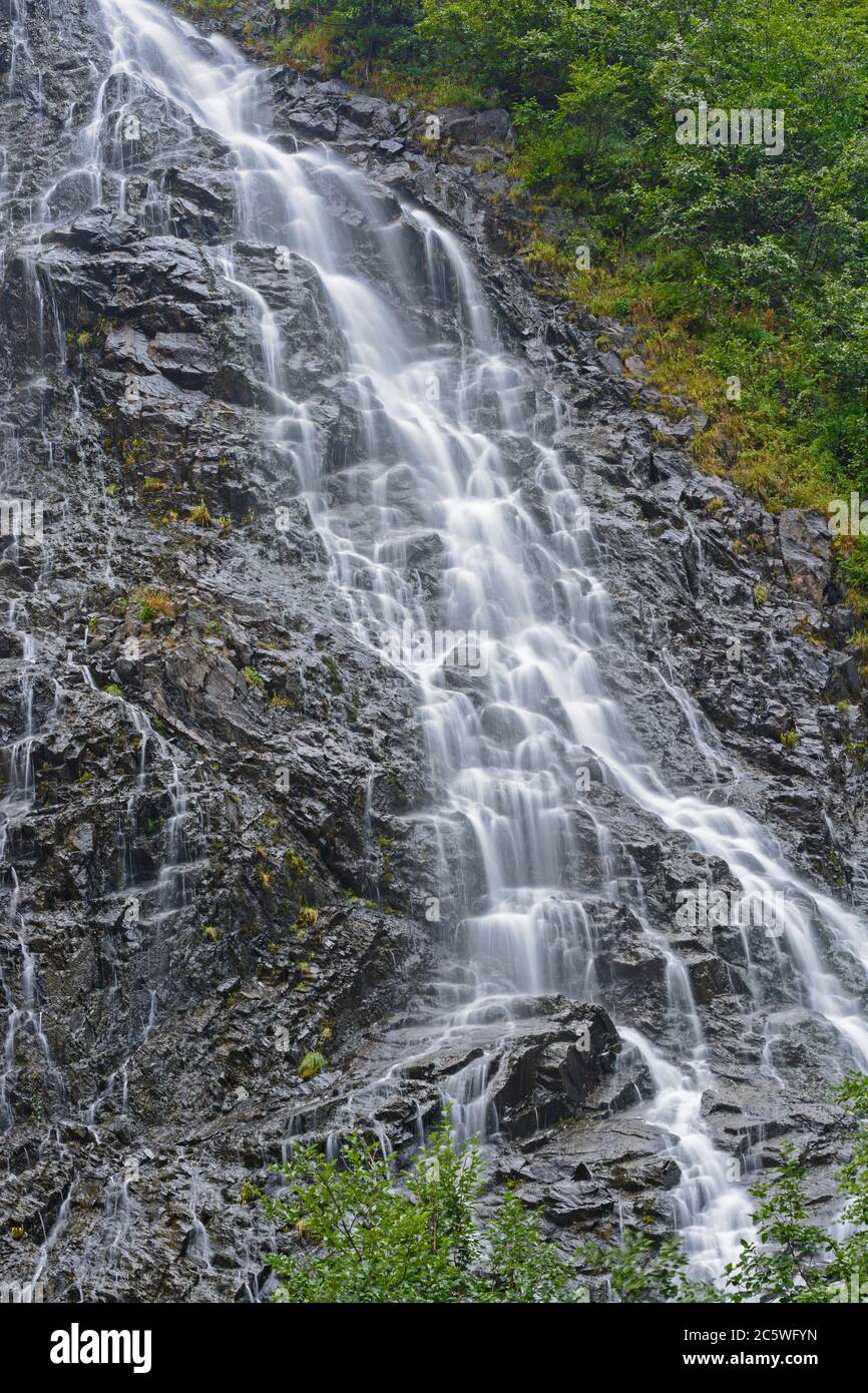 Equiseto cade in Keystone Canyon vicino a Valdez, Alaska Foto Stock