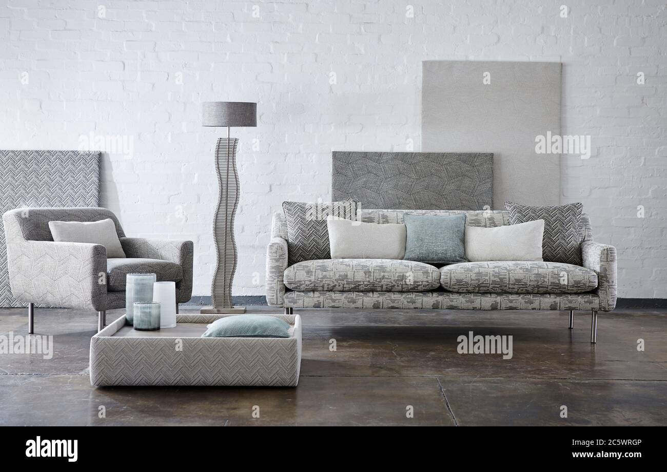 Foto dell'interno di un lussuoso soggiorno con comodo divano Foto Stock