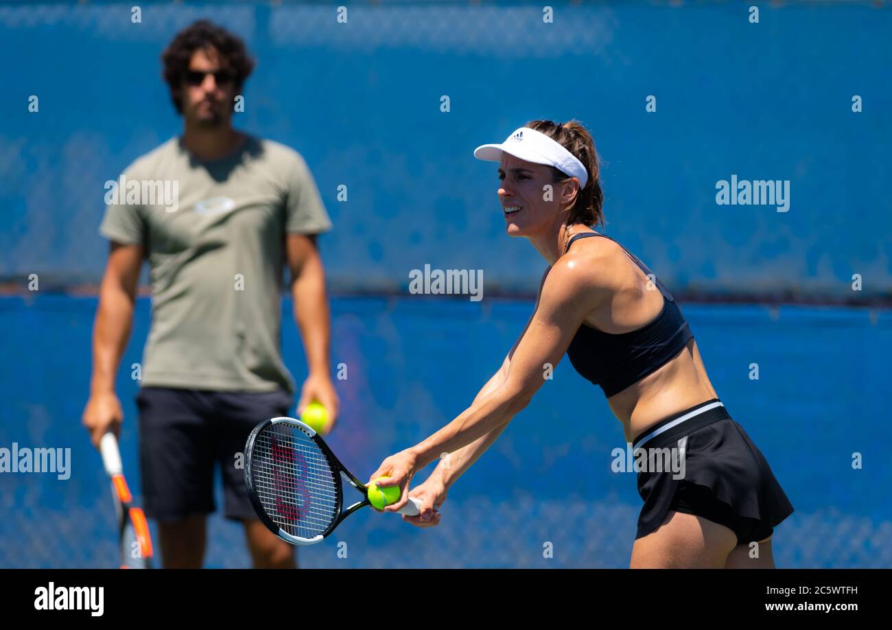 Andrea Petkovic, tedesco, durante le prove al 2019 Mupadala Silicon Valley Classic Premier Tennis Tournament Foto Stock