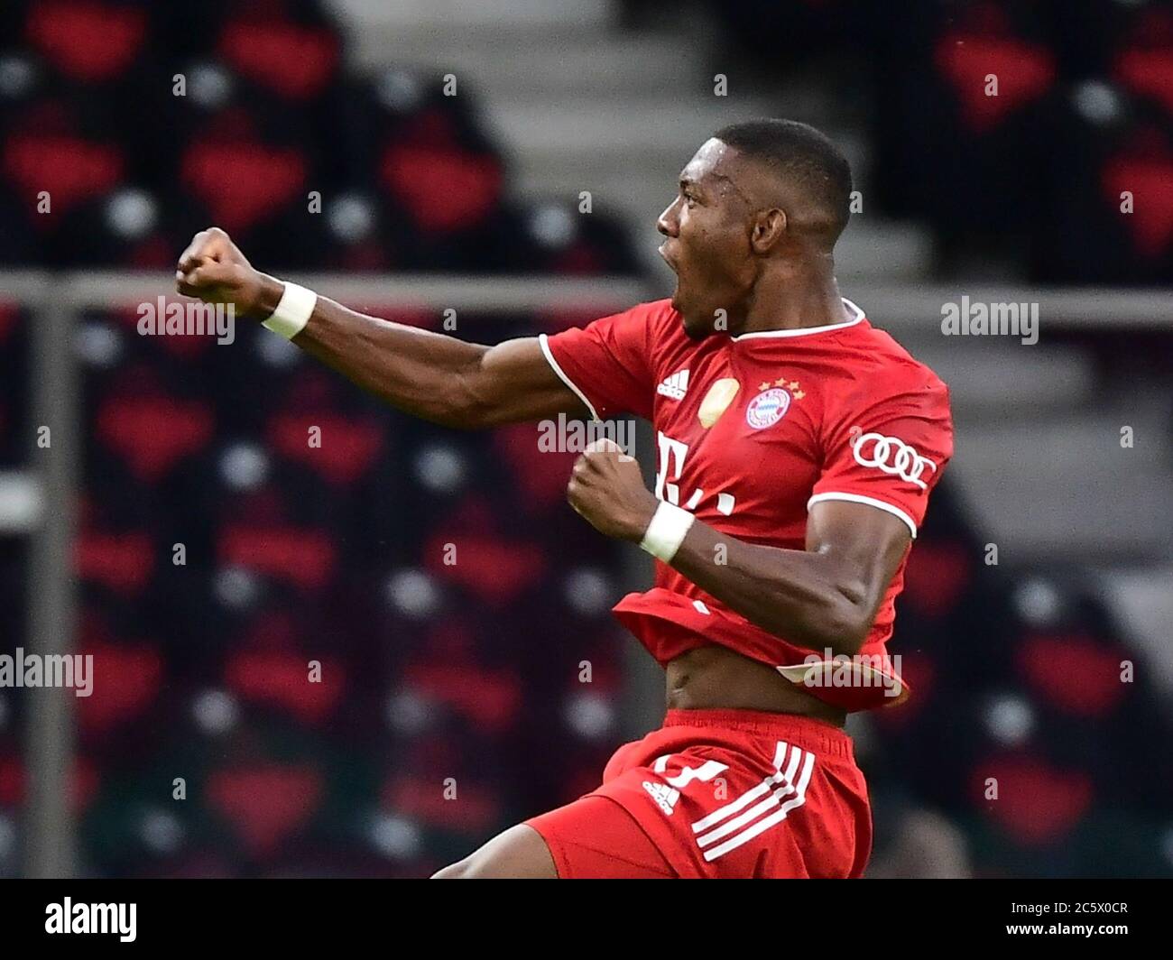 Berlino, Germania, 4 luglio 2020, David ALABA, FCB 27 celebra il suo obiettivo, felice, ridere, celebrazione, 1-0 al DFB Pokal Final match FC BAYERN MUENCHEN - BAYER 04 LEVERKUSEN nella stagione 2019/2020 am matchday x. FCB Foto: Peter Schatz/Kevin Voigt/Jan Huebner/Pool - LE NORMATIVE DFB VIETANO L'USO DI FOTOGRAFIE come SEQUENZE DI IMMAGINI e/o QUASI-VIDEO - News-Agenzie nazionali e internazionali FUORI uso editoriale Foto Stock