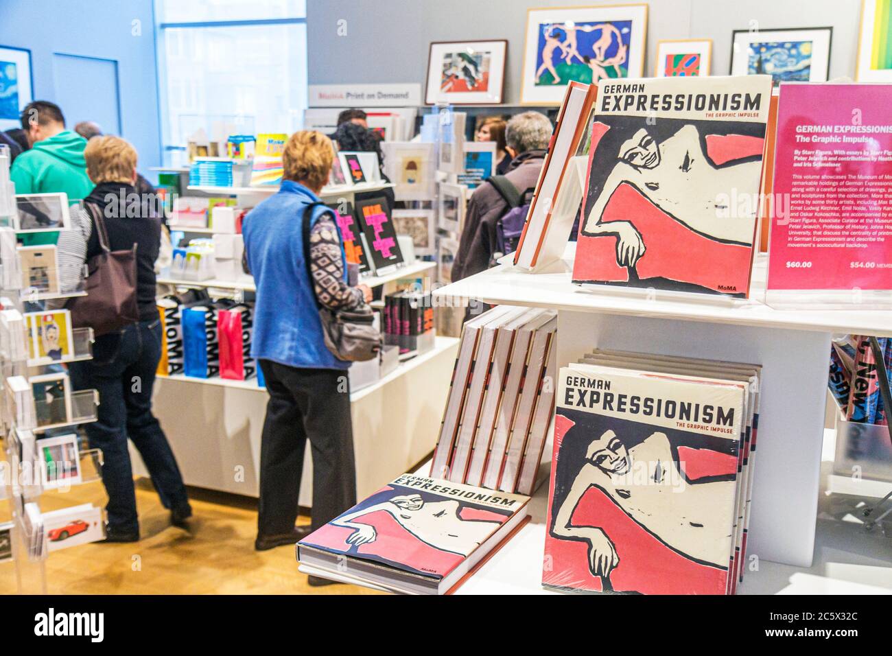 New York City, New York NYC Midtown, Manhattan, 53rd Street, il Museo di Arte moderna, MoMA, shopping shopping shopping shopping shopping shopping shopping, market market market buyin Foto Stock