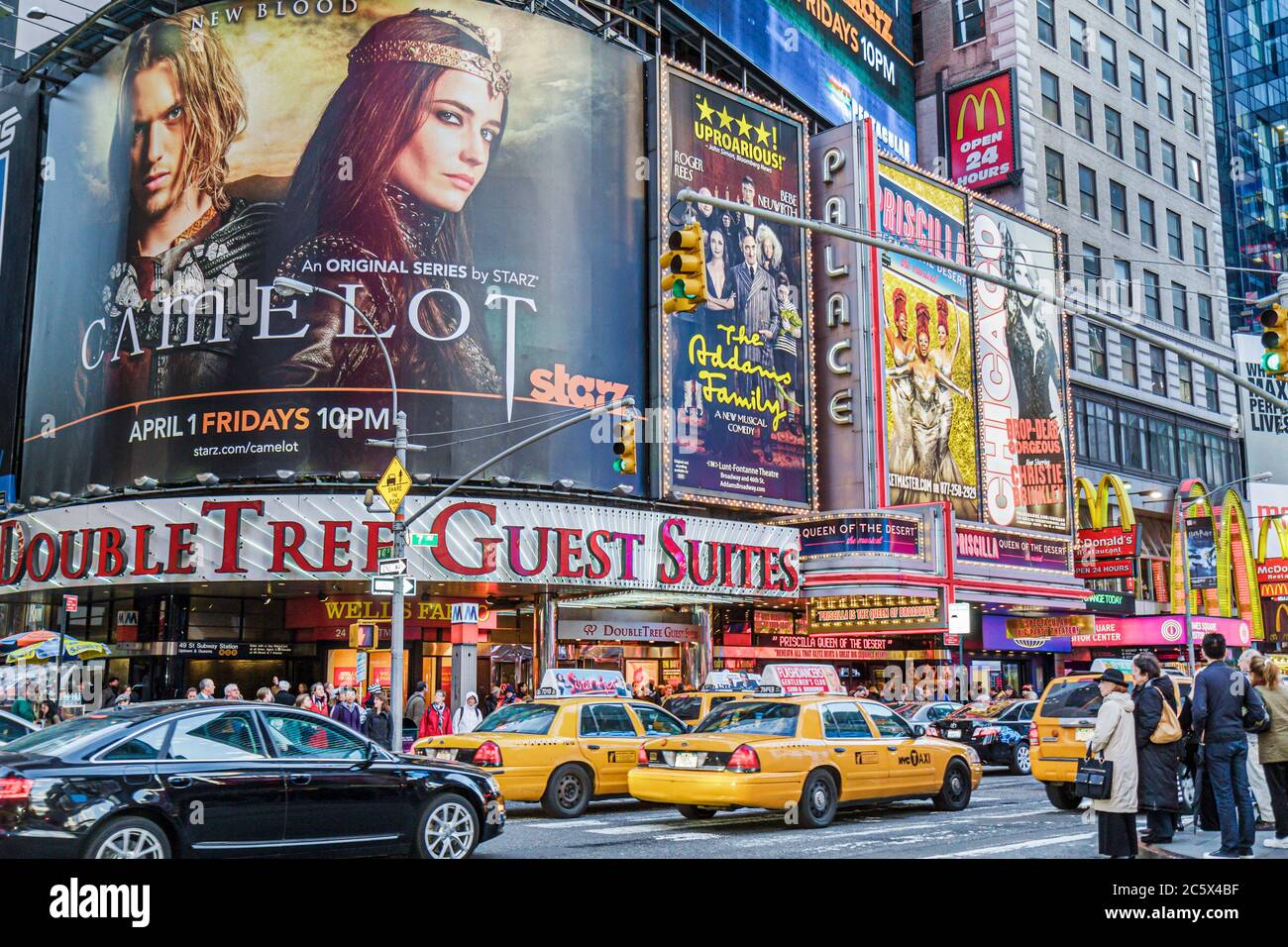 New York City,NYC NY Midtown,Manhattan,Times Square,Theatre District,Broadway,insegna illuminata,spettacoli,cartellone,pubblicità,annuncio,annunci,Camelot,Aggiungi Foto Stock