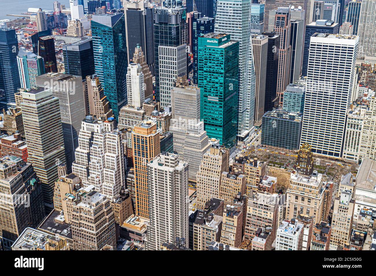 New York, New York City, NYC, Manhattan, Midtown, 34th Street, Osservatorio dell'Empire state Building, grattacieli alti che costruisce lo skyline degli edifici Foto Stock