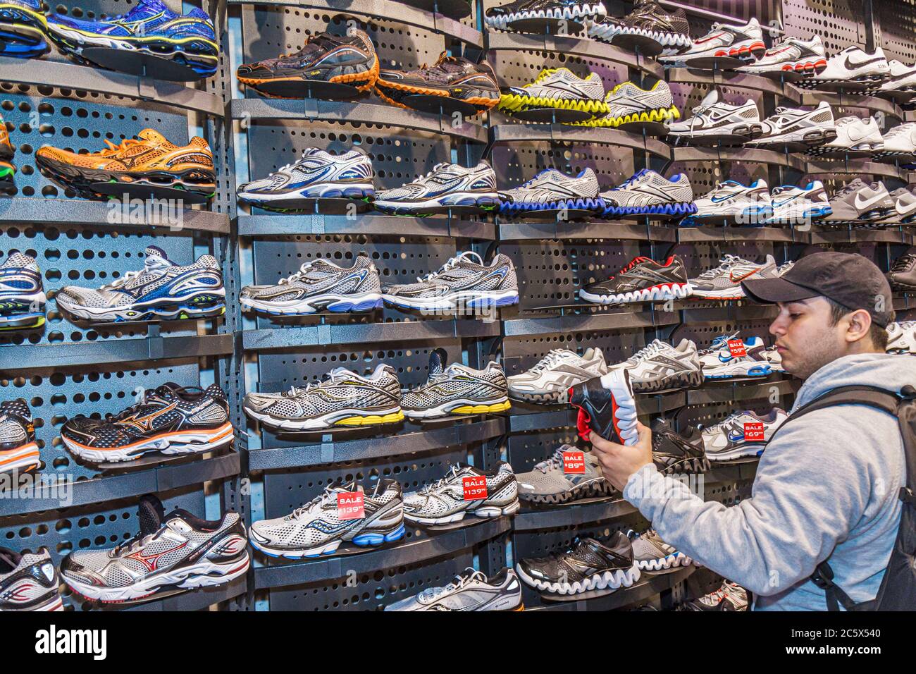 New York, New York City, New York NYC, Manhattan, Midtown, Times Square, Foot Locker, azienda globale, calzature, scarpe da atletica, sneakers, vendita di prodotti Foto Stock