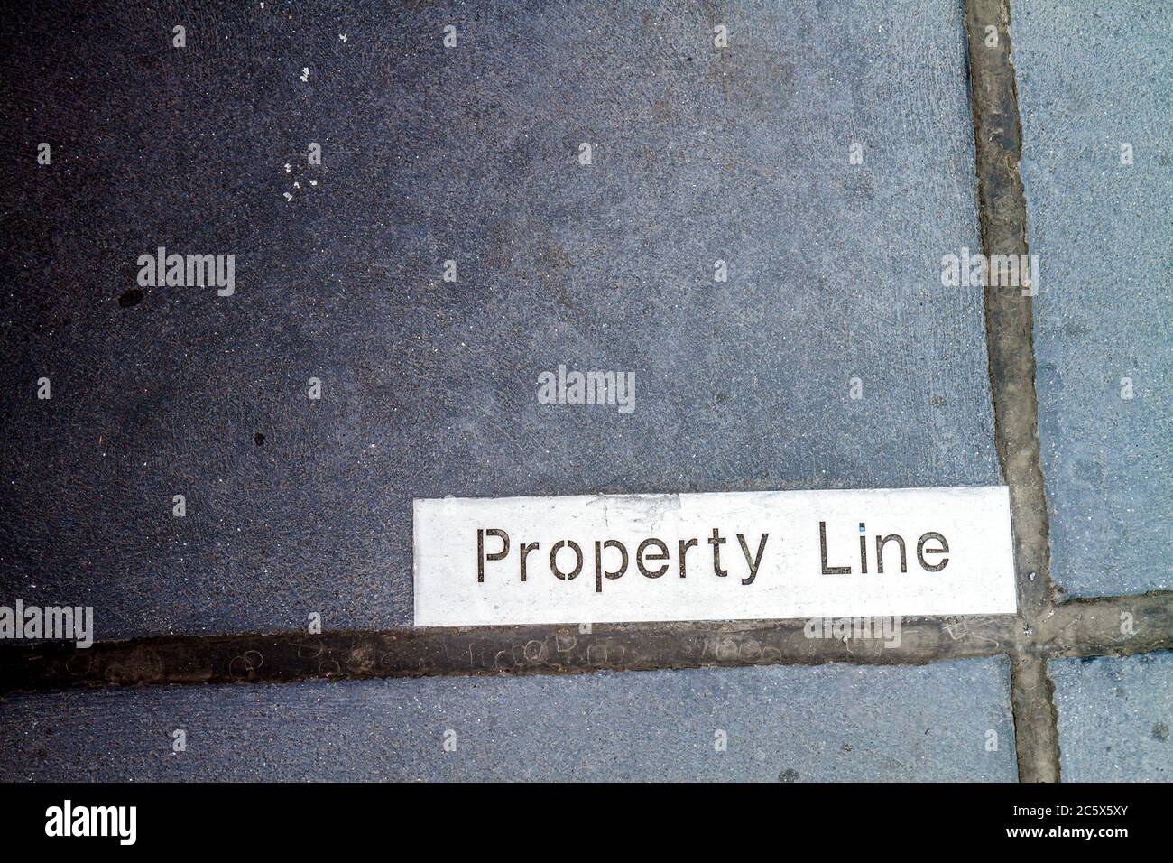 New York City, New York NYC Manhattan, Midtown, 42nd Street, linea dell'hotel, confine, demarcazione, incrocio, strada, marciapiede, NY110408006 Foto Stock