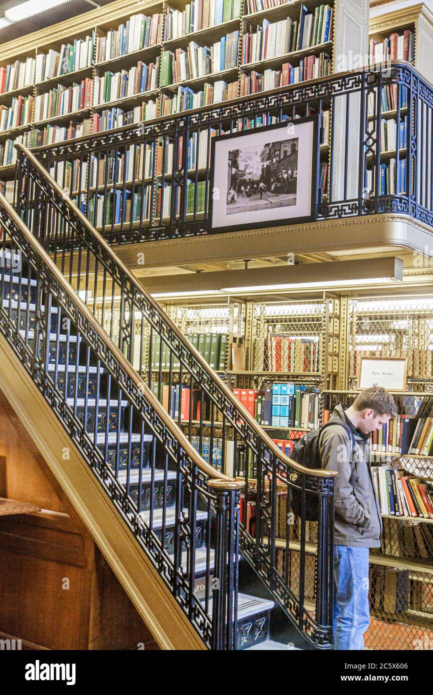 New York City, New York NYC Manhattan, Midtown, 5th Fifth Avenue, New York Public Library, edificio storico, conoscenza, collezione, libro, libri, scaffale Foto Stock