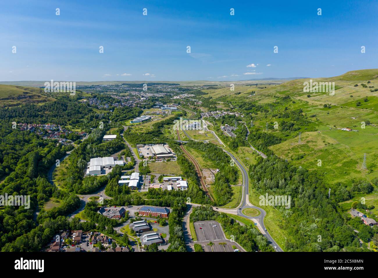 Veduta aerea della città gallese di Ebbw vale nelle Valli del Galles del Sud, Regno Unito Foto Stock