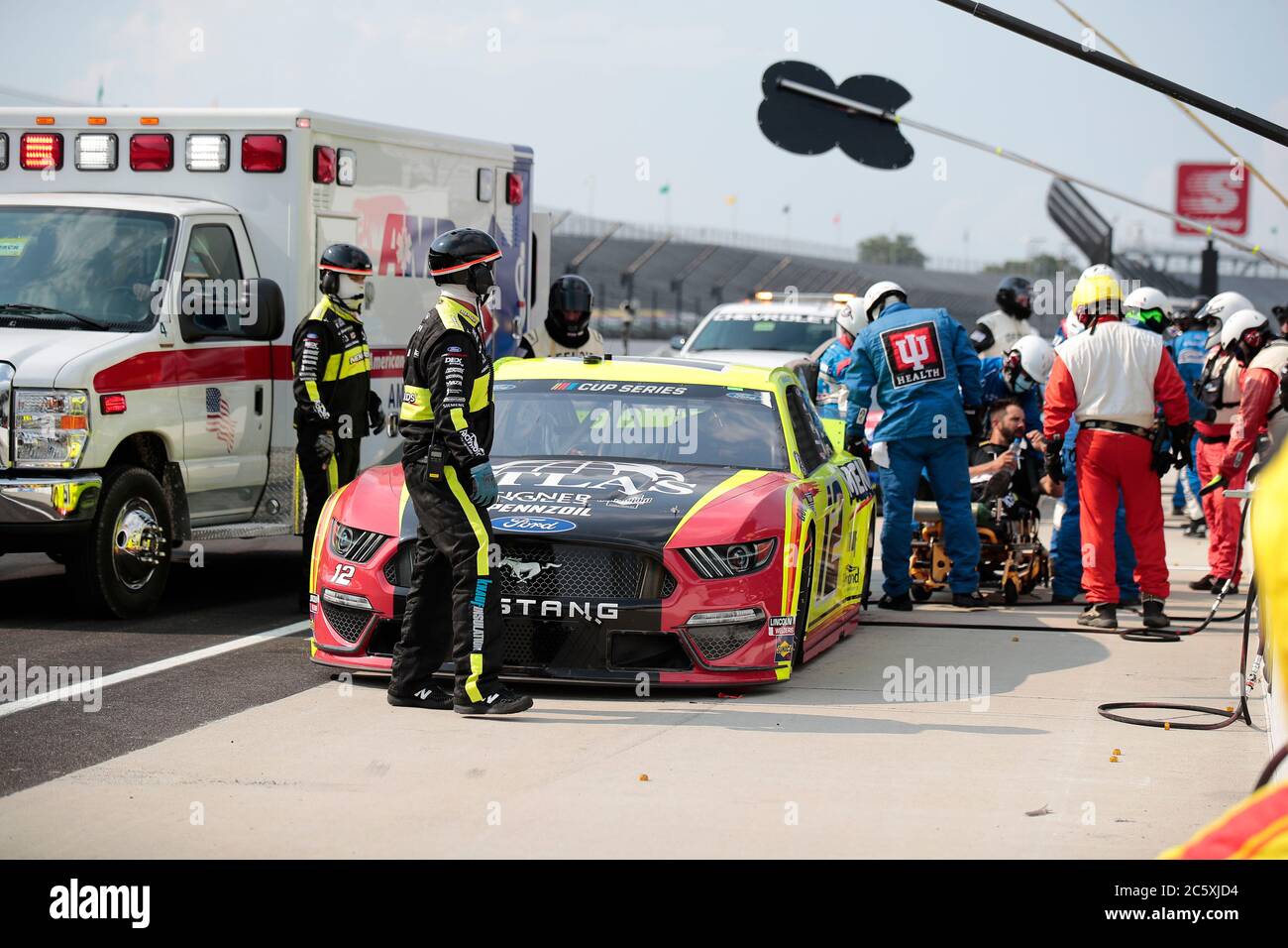 Indianapolis, Stati Uniti. 5 luglio 2020. Ryan Blaney (12) relitti su pit Road durante il Big Machine Hand Sanitizer 400 Powered by Big Machine Records al circuito automobilistico di Indianapolis, Credit: Stephen A. Arce/ASP/ZUMA Wire/Alamy Live News Foto Stock