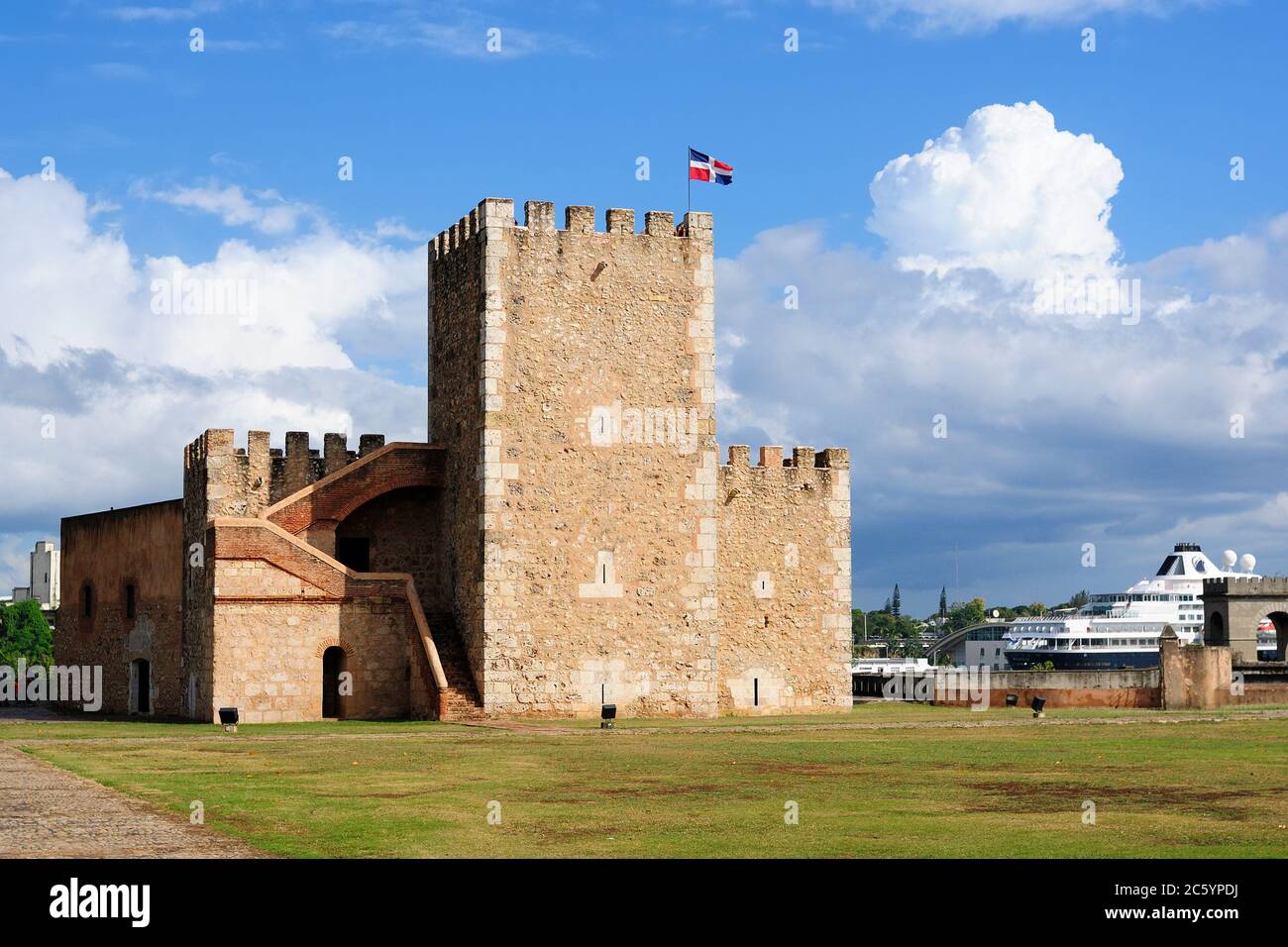 La vista sulla Fortezza di Ozama, il più antico forte delle Americhe a Santo Domingo, Repubblica Dominicana Foto Stock