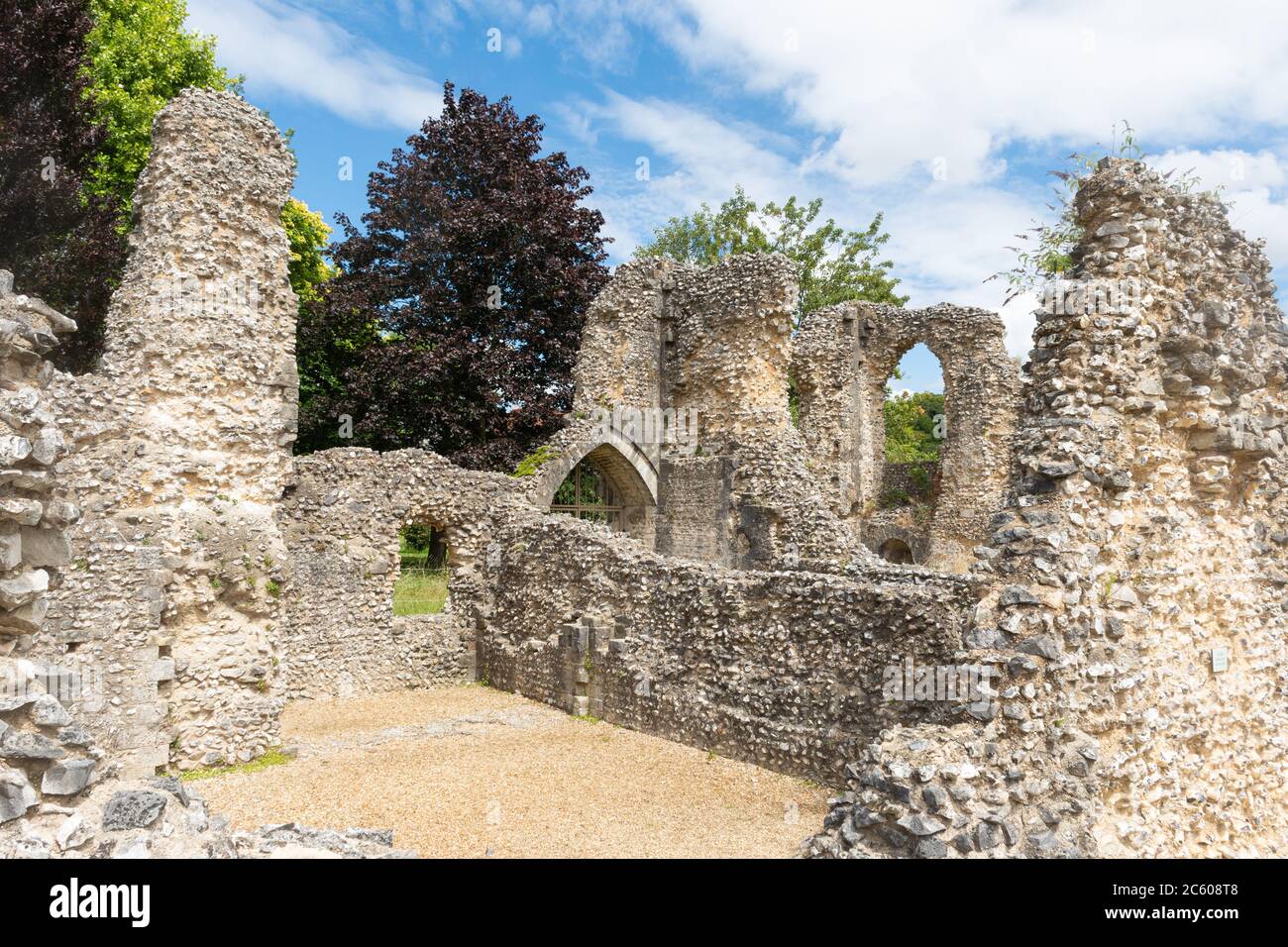 Rovine del castello di Wolvesey, il vecchio palazzo vescovile risalente al 12 ° secolo a Winchester, Hampshire, Regno Unito Foto Stock