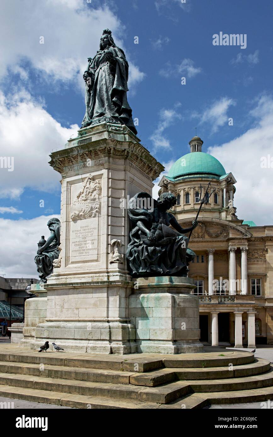 Statua della Regina Vittoria, Queen Victoria Square, Hull, Humberside, East Yorkshire, Inghilterra UK Foto Stock