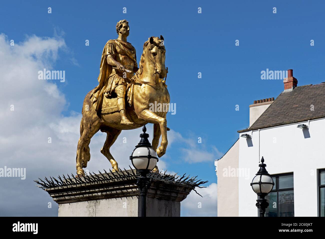 Statua equestre di Re Willam III, eretta nel 1734 in Market Place, Hull, Humberside, East Yorkshire, Inghilterra UK Foto Stock