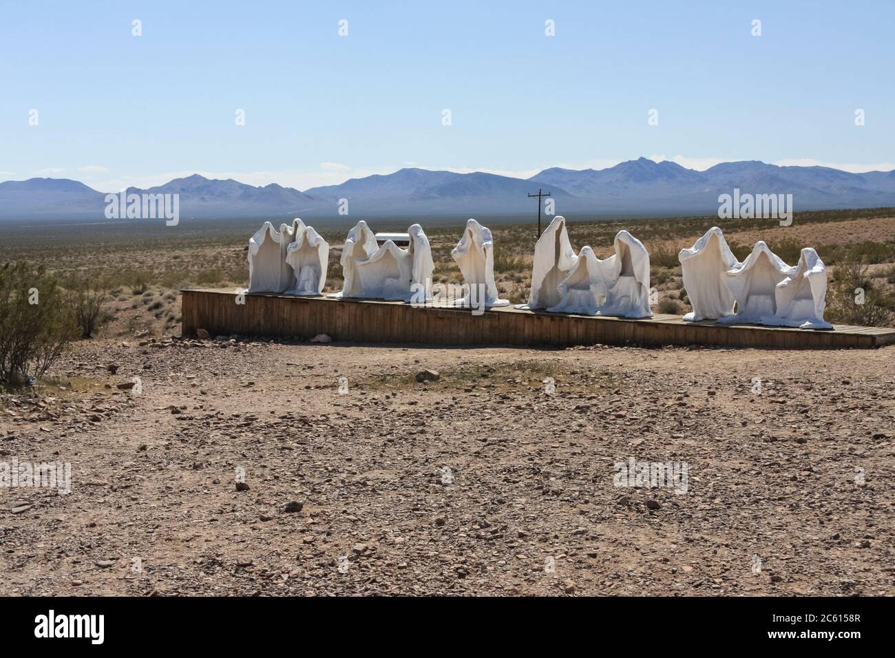 Albert Szukalski ha recintato "l'ultima cena", il museo all'aperto Goldwell a Rhyolite, una città fantasma di Beatty, Nevada, USA Foto Stock