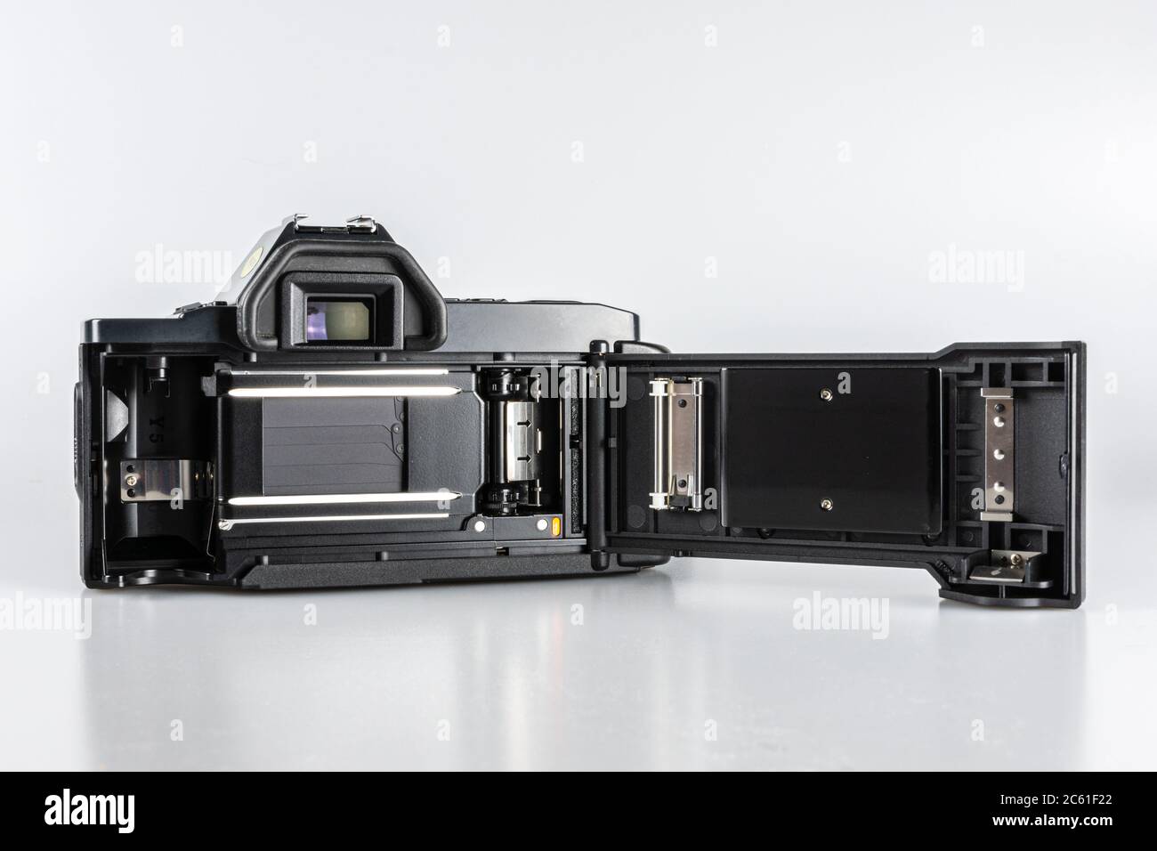 Canon T70 con inserto in pellicola aperto dal retro Foto Stock