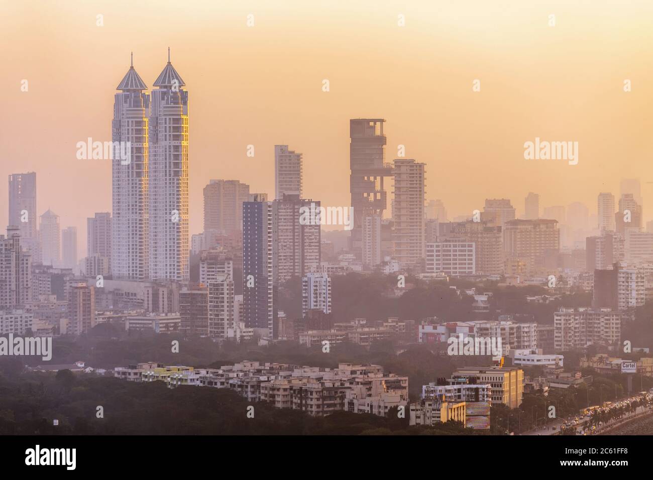 India, Mumbai. Vista del centro di Mumbai e del quartiere centrale degli affari Foto Stock