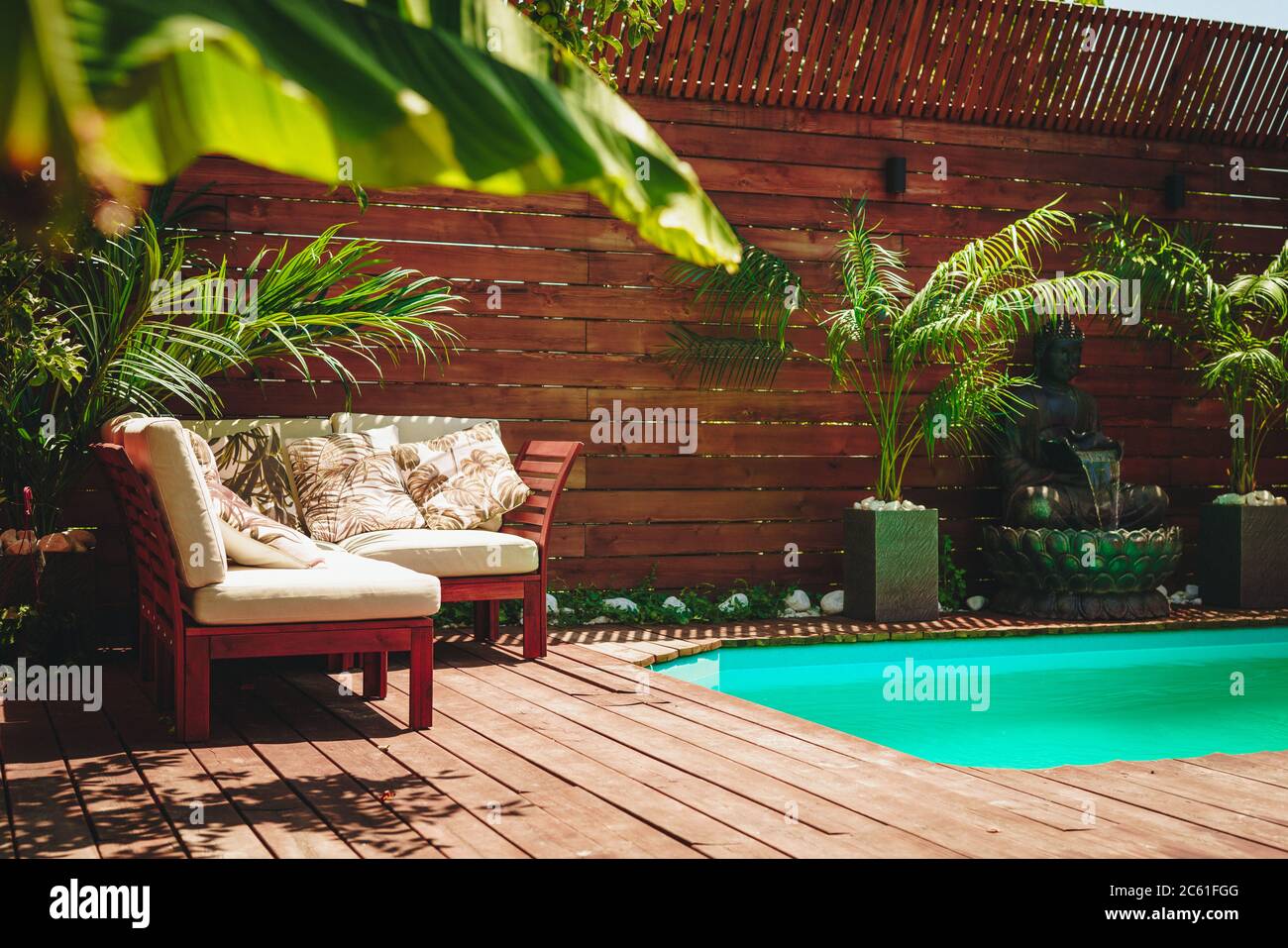 Piscina dell'hotel tropicale di lusso Foto Stock