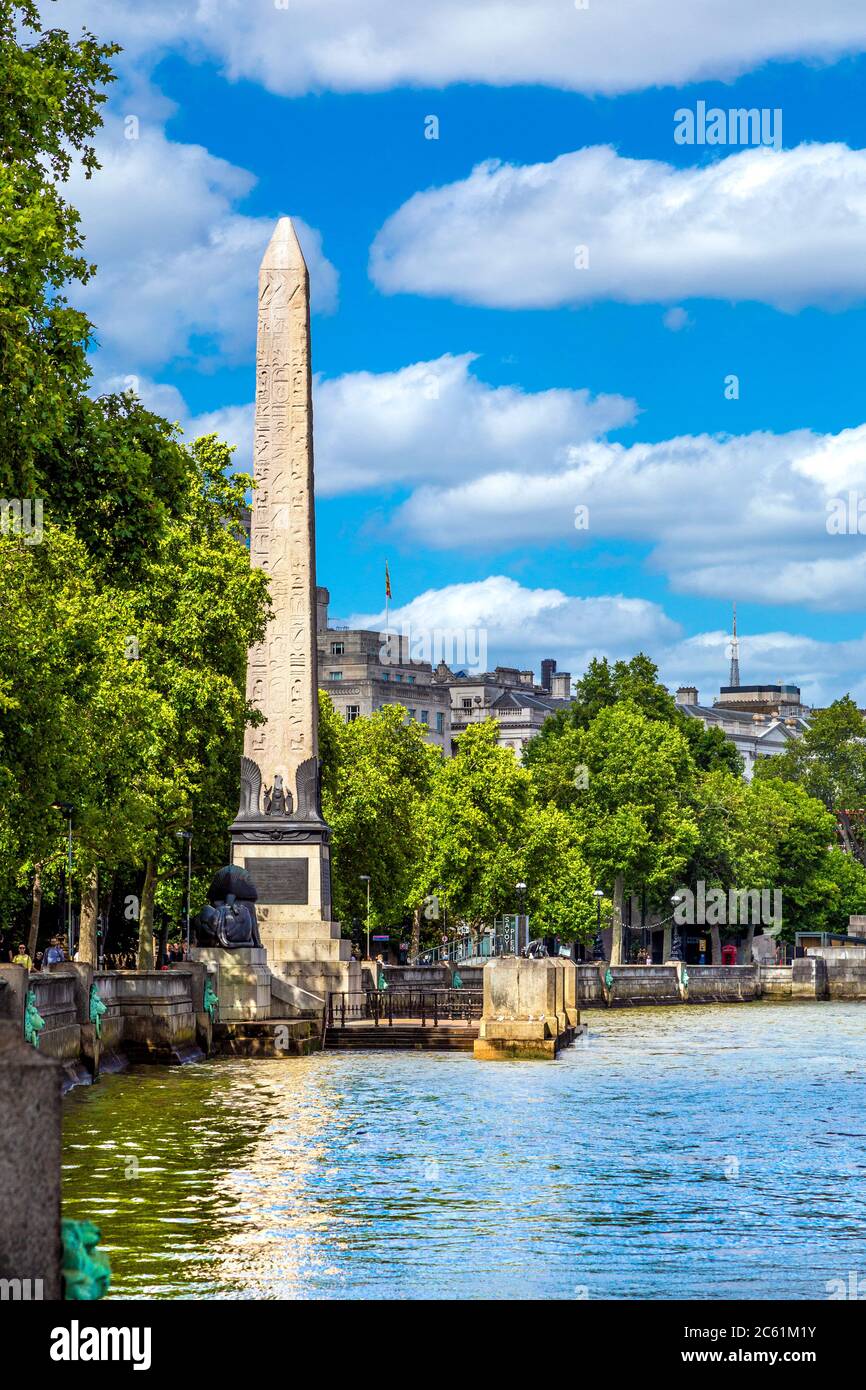 Cleopatra's Needle - un obelisco egiziano su Victoria Embankment, Londra, Regno Unito Foto Stock
