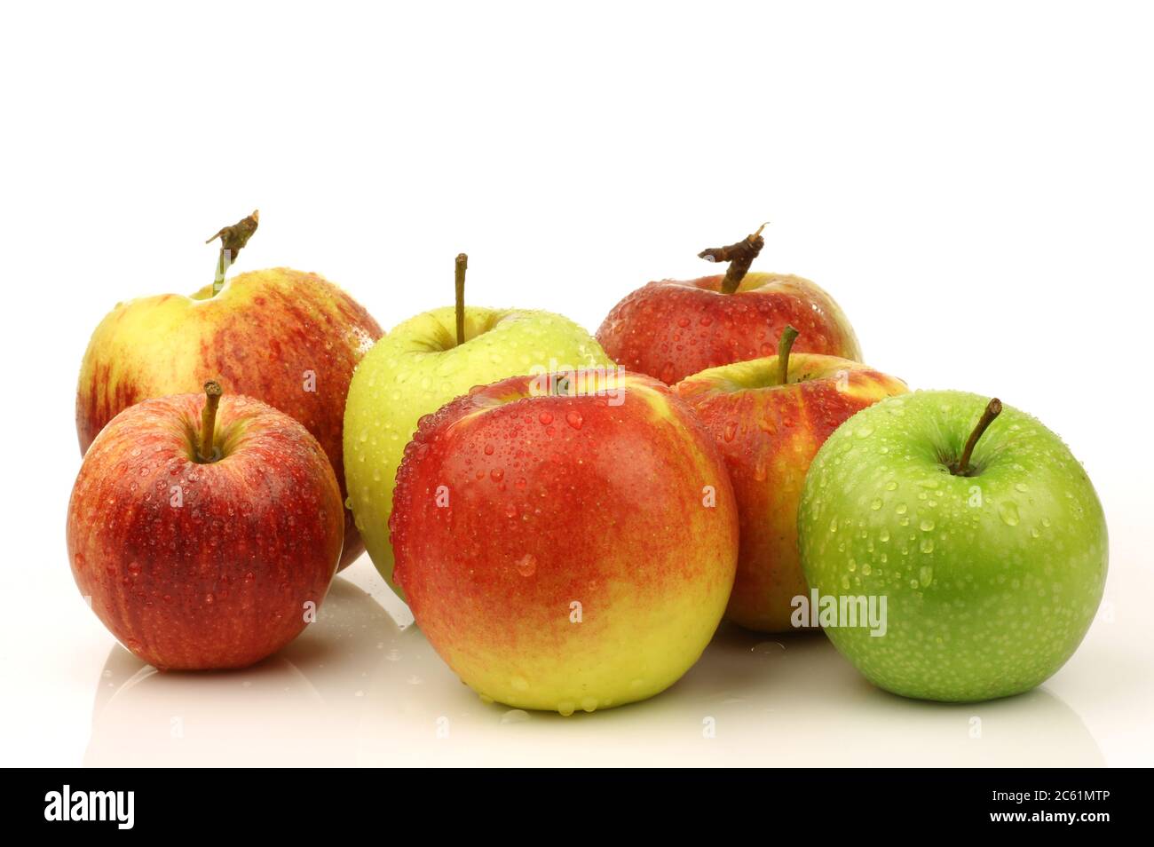 Varietà di mele olandesi su sfondo bianco Foto Stock