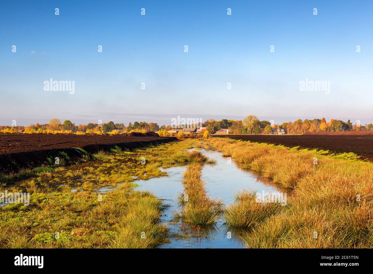 Dopo l'estrazione di terreni in un sito di scavo di torba nella Germania nord-occidentale Foto Stock