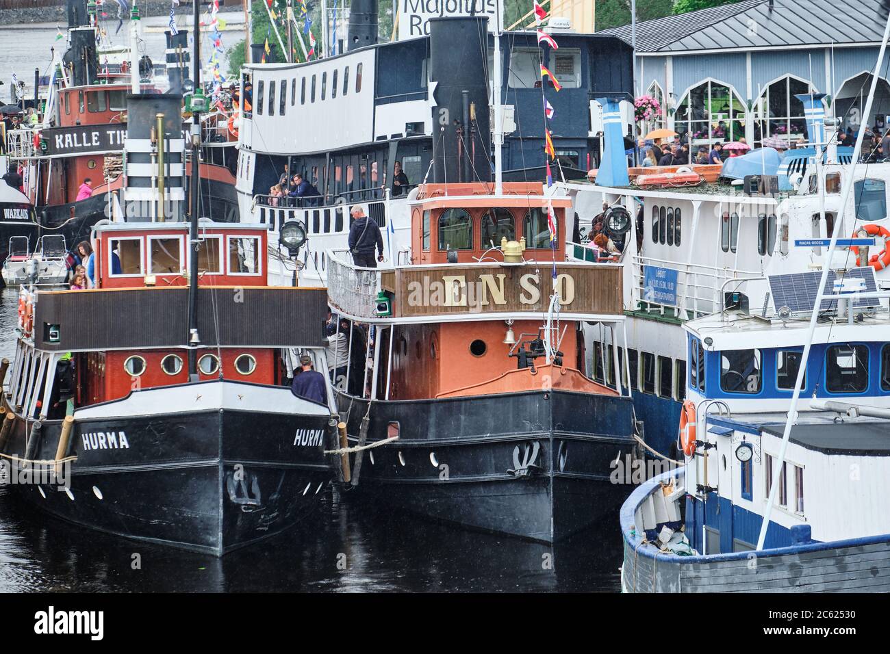 Joensuu, Finlandia - 6 luglio 2019: Regata tradizionale di navi a vapore retrò sul fiume Pielisjoki. Foto Stock
