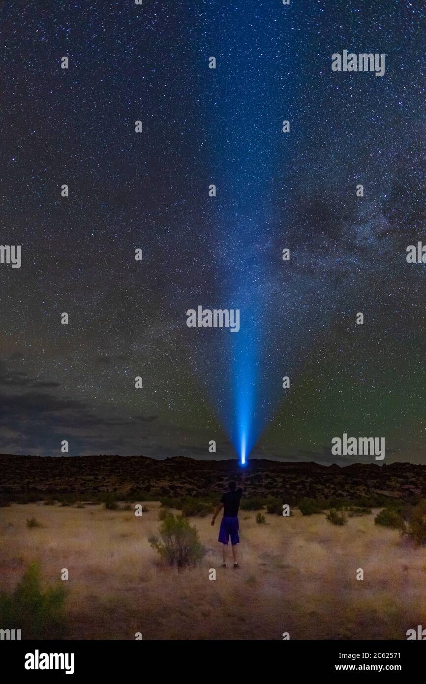 Cielo stellato nel deserto dello Utah con stelle, vicino a Moab, Stati Uniti Foto Stock