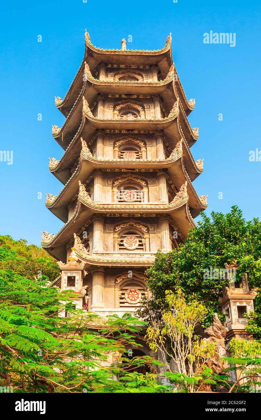 Tempio pagoda a montagne di marmo in Danang city in Vietnam Foto Stock