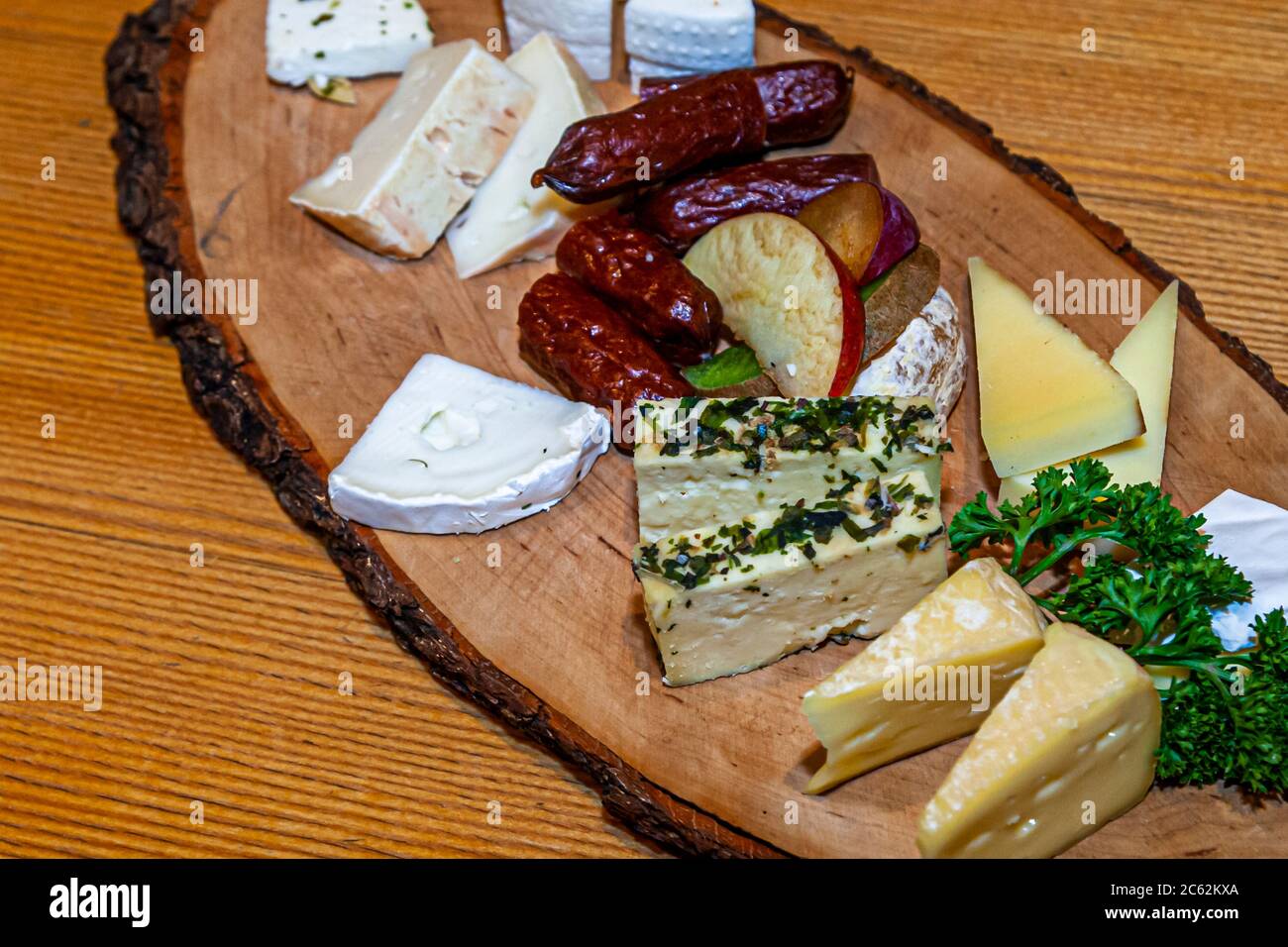 Piatto di formaggi con formaggio di capra ai prodotti del siero di latte Metzler a Egg, Austria Foto Stock