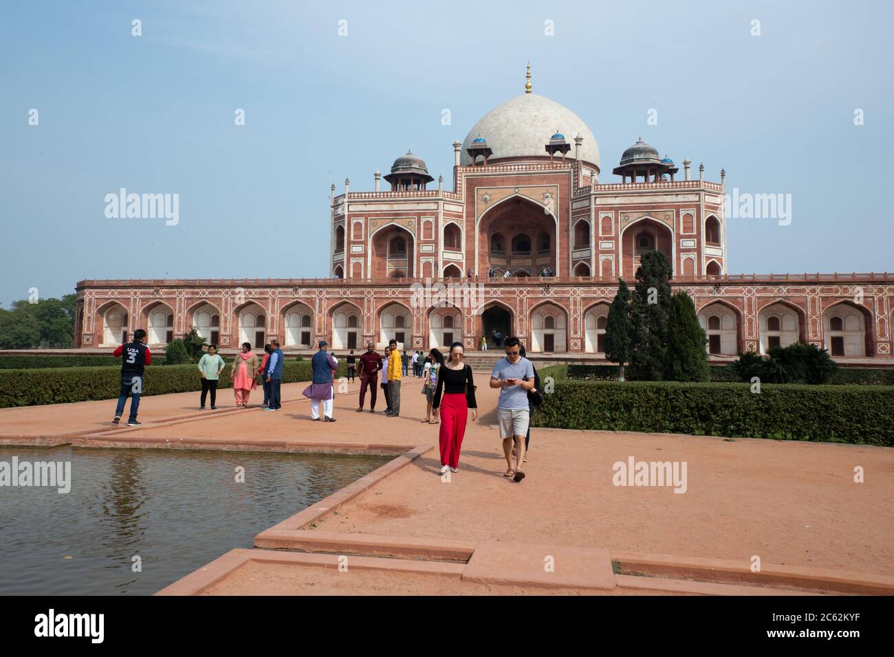 India, Delhi. Tomba di Humayun aka Maqbara-i Humayun, tomba dell'imperatore Mughal Humayun. Costruito in stile persiano architettura islamica, circa 1558. UNESCO. Foto Stock