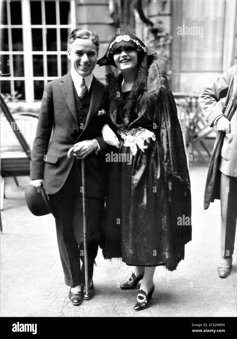 CHARLIE CHAPLIN e POLA NEGRI 1922 Candid News Foto Foto Stock