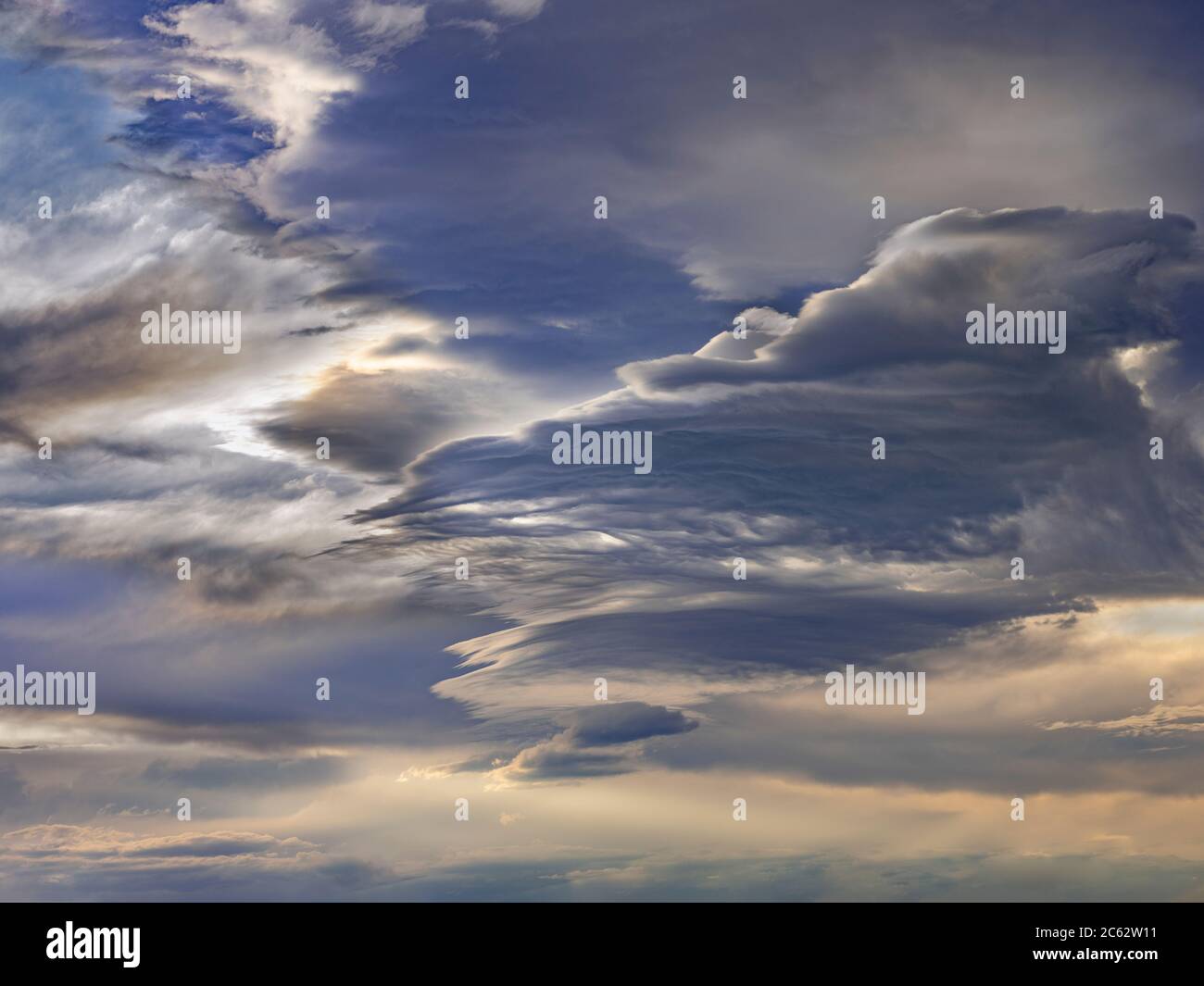 Interessanti formazioni cloud Foto Stock