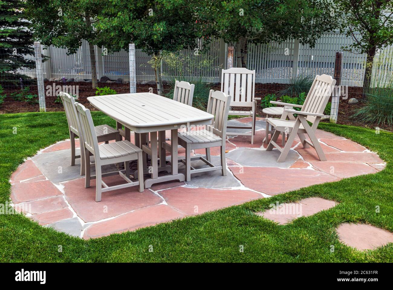 Patio asfaltato; proprietà residenziale; Salida; Colorado; USA Foto Stock