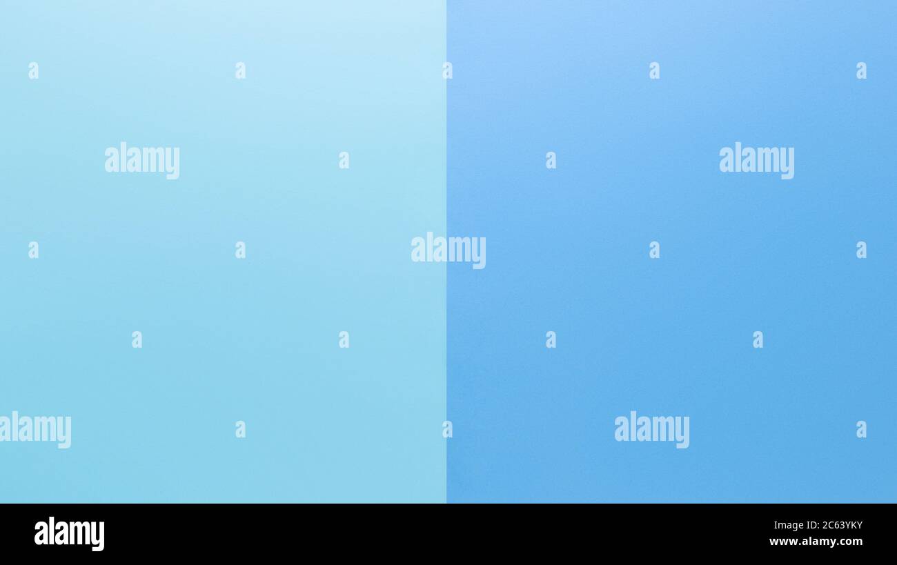 Carta a due tonalità di colore blu chiaro per lo sfondo Foto Stock