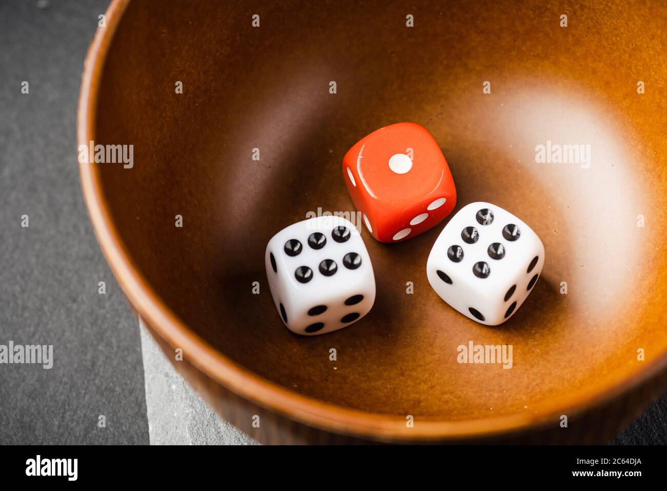 Morse rosse e bianche, colpo concettuale rischio vs. Premio. Foto Stock