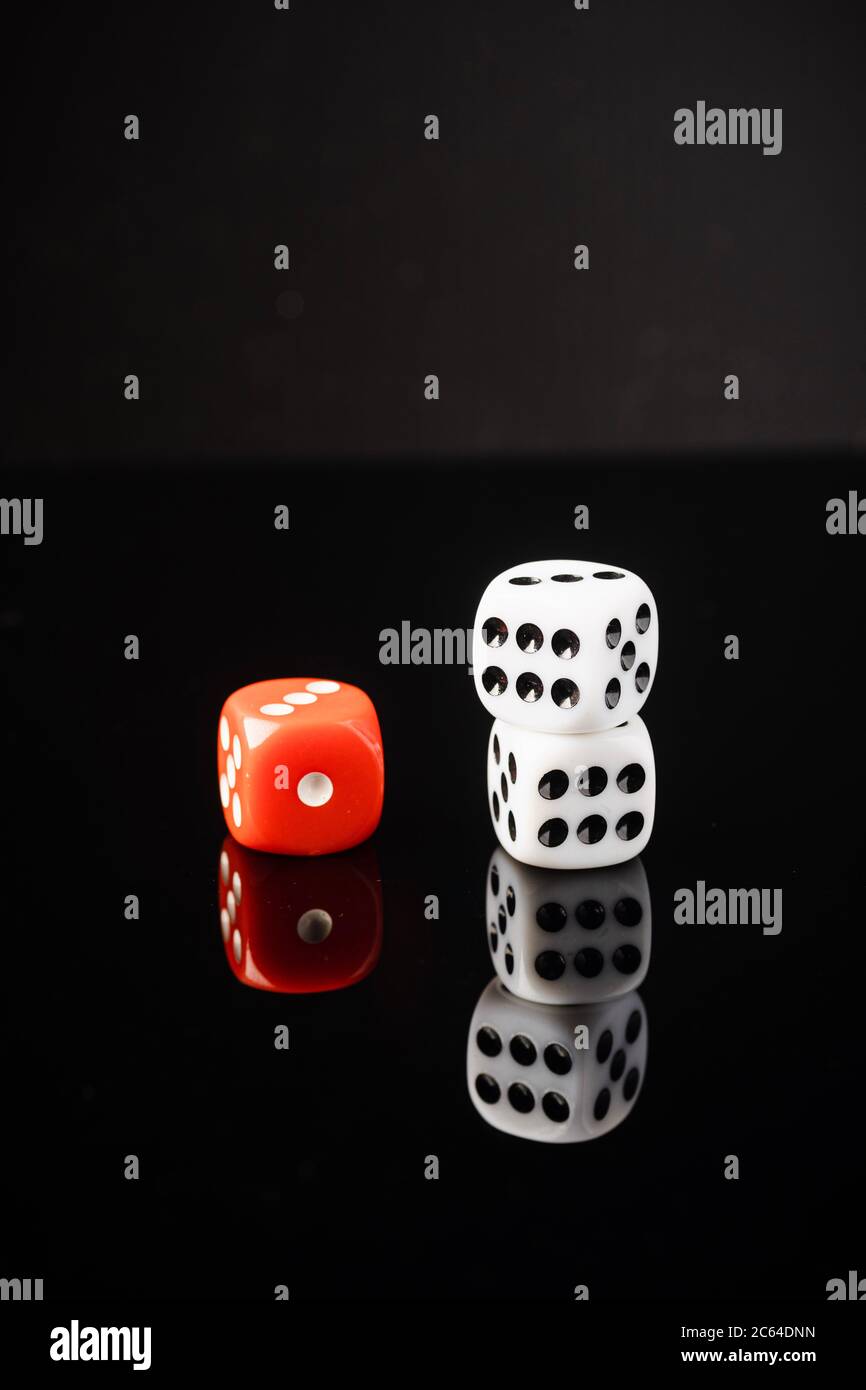 Morse rosse e bianche, colpo concettuale rischio vs. Premio. Foto Stock